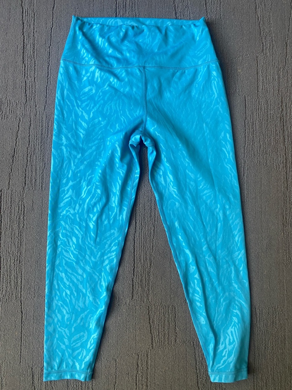 NWOT Sweaty Betty Blue Patterned Leggings